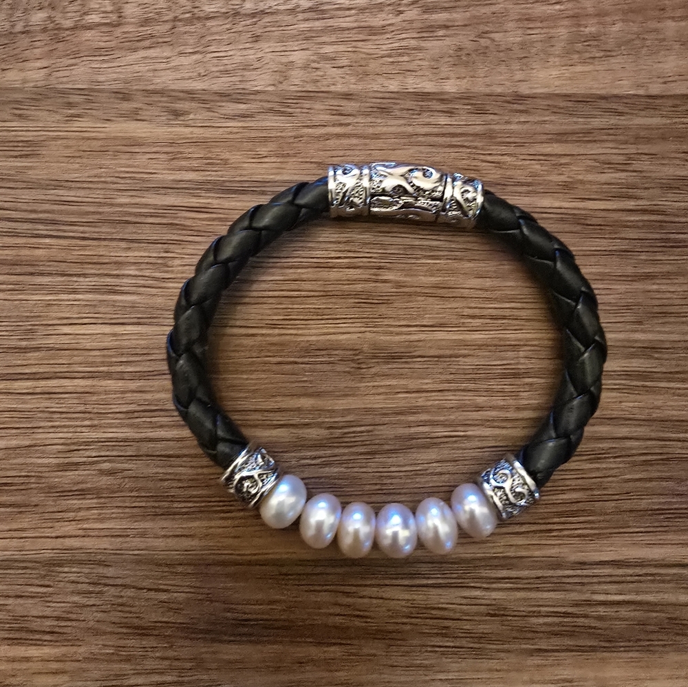 Elegant Black and Silver Braided Bracelet with Pearls